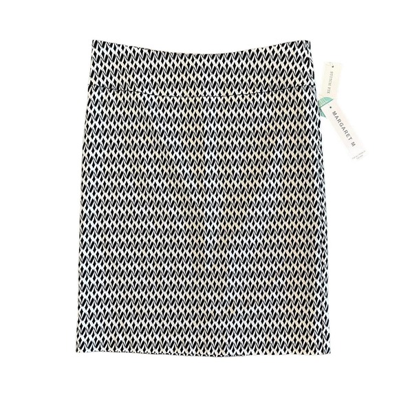 Margaret M Dresses & Skirts - NWT Margaret M Christiana Pencil Skirt Black White Geometric Print Size Large